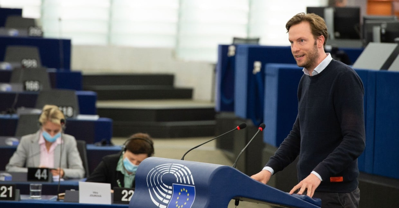 Damian Boeselager in het Europees Parlement